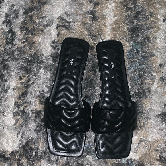 Slippers - Picture 2 of 3